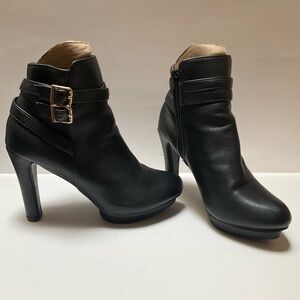 Size-5.5 Top Moda High Heels Bootie Black High-Heel Ankle Boots w/ Buckle detail